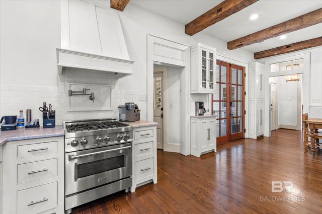 3863 Old Shell Road, Mobile, AL 36608