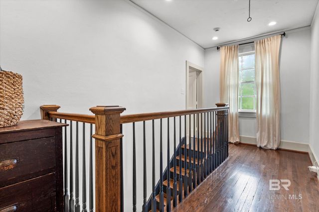 3863 Old Shell Road, Mobile, AL 36608