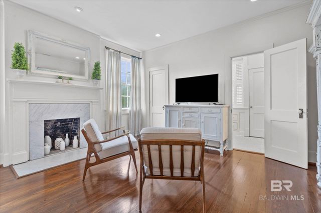 3863 Old Shell Road, Mobile, AL 36608