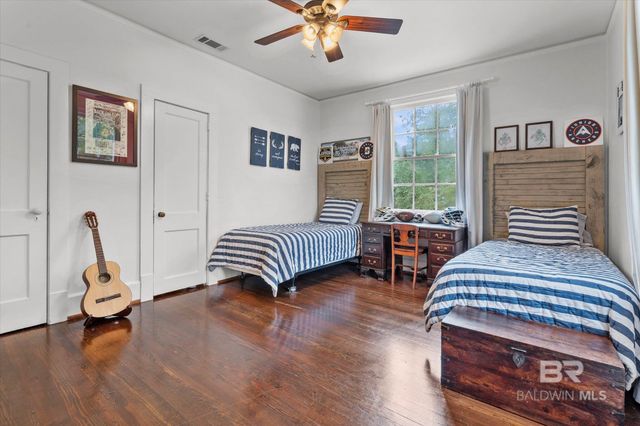 3863 Old Shell Road, Mobile, AL 36608