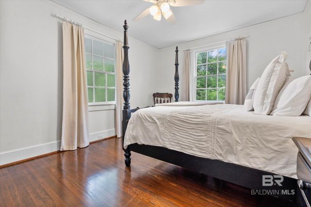 3863 Old Shell Road, Mobile, AL 36608