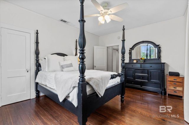 3863 Old Shell Road, Mobile, AL 36608