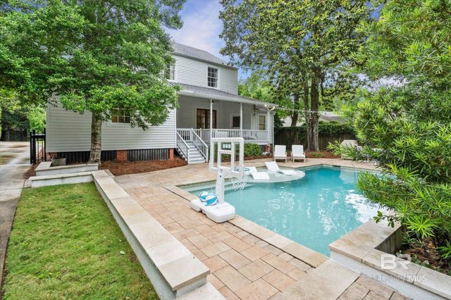 3863 Old Shell Road, Mobile, AL 36608
