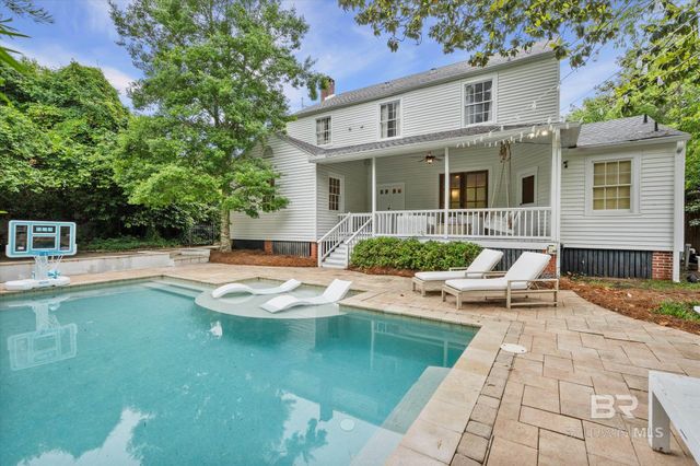 3863 Old Shell Road, Mobile, AL 36608