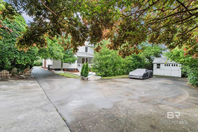 3863 Old Shell Road, Mobile, AL 36608