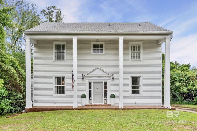 3863 Old Shell Road, Mobile, AL 36608
