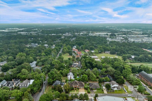 3863 Old Shell Road, Mobile, AL 36608