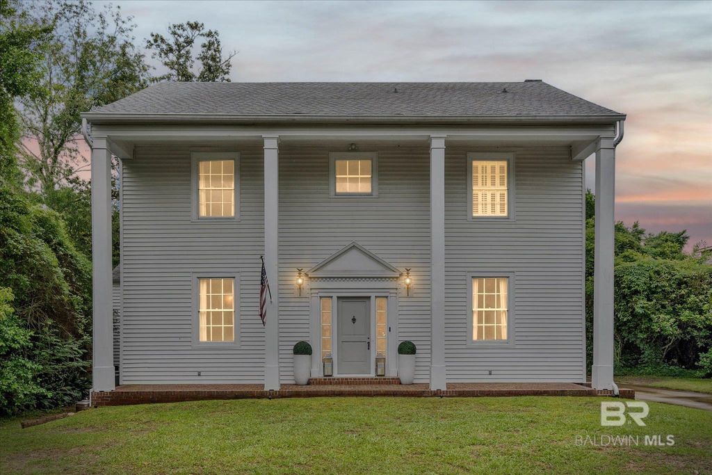 3863 Old Shell Road, Mobile, AL 36608