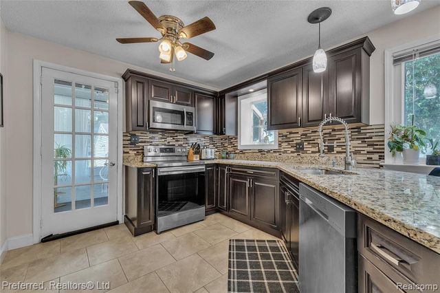 190 Crocker Boulevard, Mount Clemens, MI 48043
