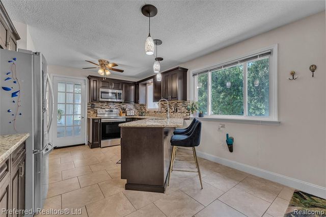 190 Crocker Boulevard, Mount Clemens, MI 48043