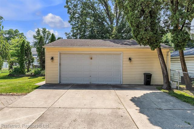 190 Crocker Boulevard, Mount Clemens, MI 48043