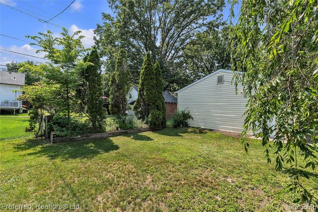 190 Crocker Boulevard, Mount Clemens, MI 48043