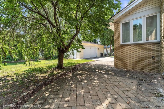 190 Crocker Boulevard, Mount Clemens, MI 48043