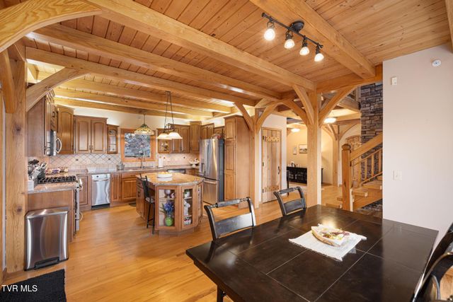 435 Cherokee Mountain Road, Jonesborough, TN 37659