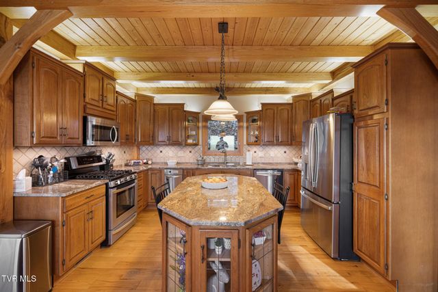 435 Cherokee Mountain Road, Jonesborough, TN 37659