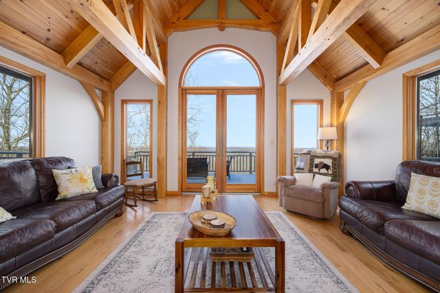 435 Cherokee Mountain Road, Jonesborough, TN 37659