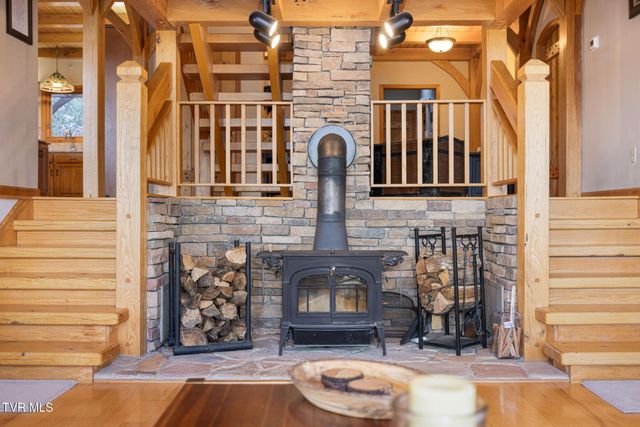 435 Cherokee Mountain Road, Jonesborough, TN 37659