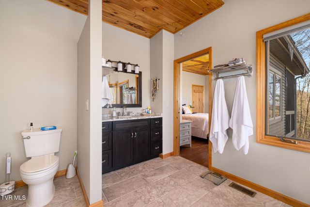 435 Cherokee Mountain Road, Jonesborough, TN 37659