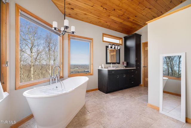 435 Cherokee Mountain Road, Jonesborough, TN 37659