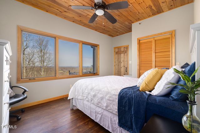 435 Cherokee Mountain Road, Jonesborough, TN 37659