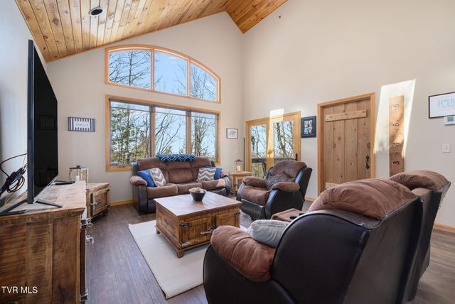 435 Cherokee Mountain Road, Jonesborough, TN 37659