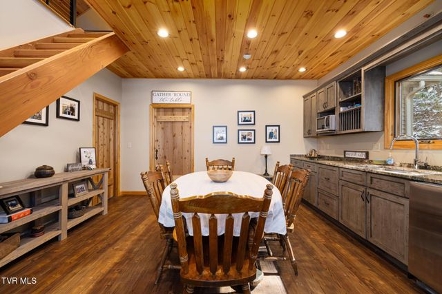 435 Cherokee Mountain Road, Jonesborough, TN 37659