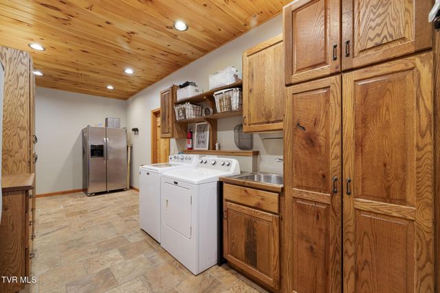 435 Cherokee Mountain Road, Jonesborough, TN 37659