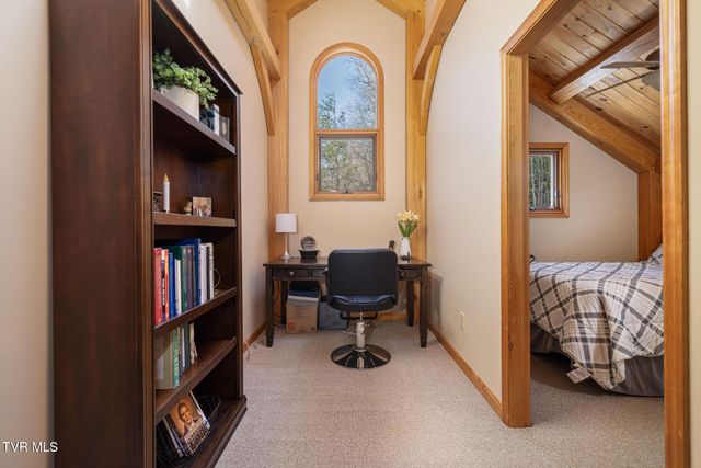 435 Cherokee Mountain Road, Jonesborough, TN 37659