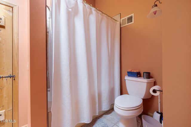 435 Cherokee Mountain Road, Jonesborough, TN 37659