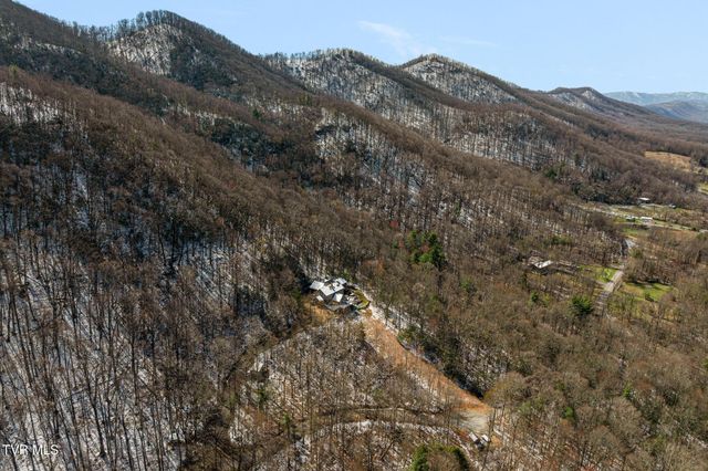 435 Cherokee Mountain Road, Jonesborough, TN 37659