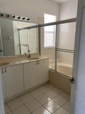 3760 NE 9th Ct, Homestead, FL 33033