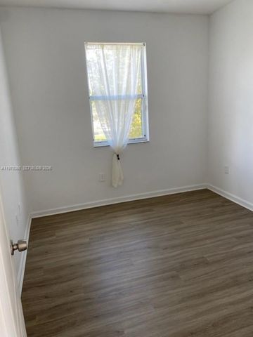 3760 NE 9th Ct, Homestead, FL 33033