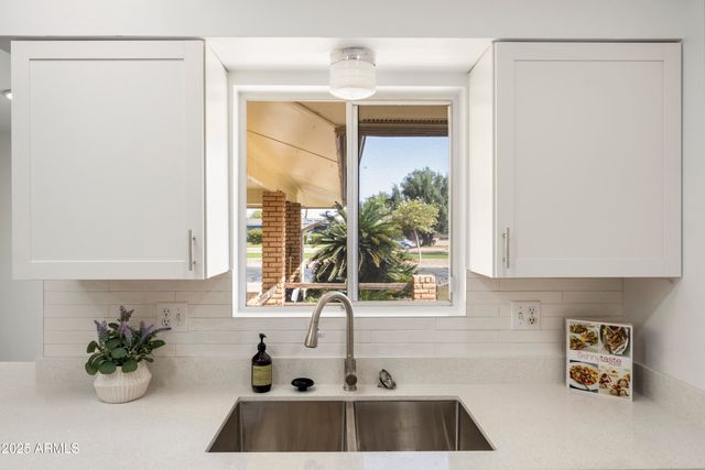 10927 W PEORIA Avenue, Sun City, AZ 85351