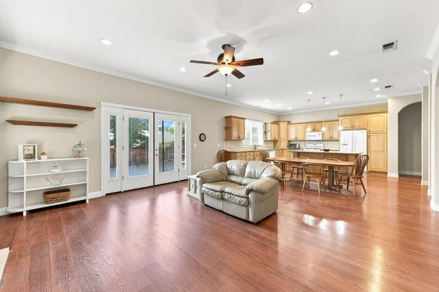 3422 Marshall Ave, Carmichael, CA 95608