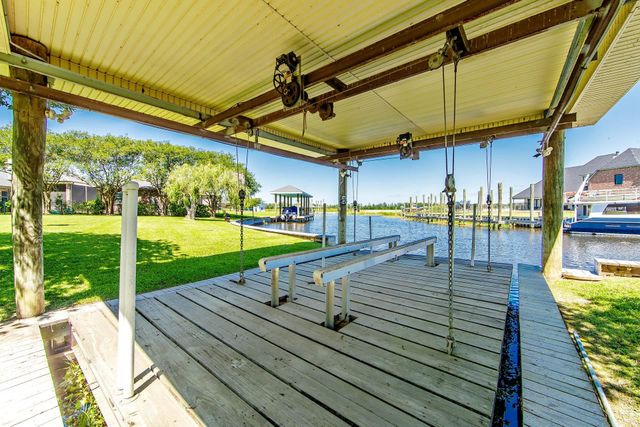 114 Bocage Dr, Houma, LA 70360