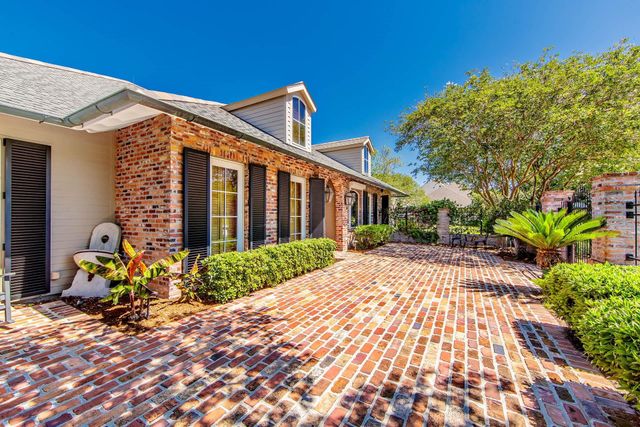 114 Bocage Dr, Houma, LA 70360