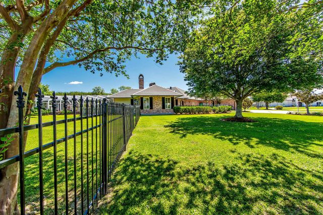 114 Bocage Dr, Houma, LA 70360