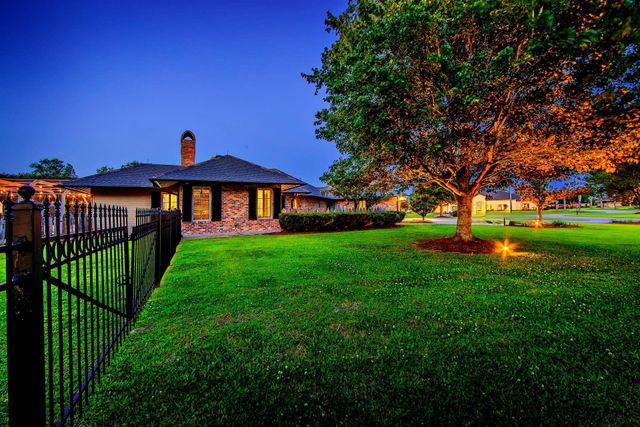 114 Bocage Dr, Houma, LA 70360