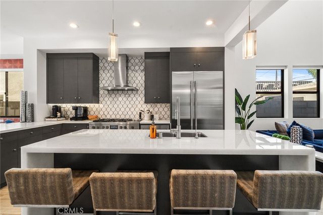 404 10th Street, Huntington Beach, CA 92648