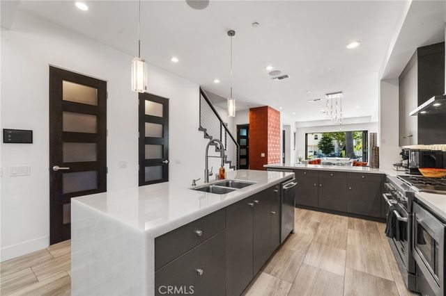 404 10th Street, Huntington Beach, CA 92648