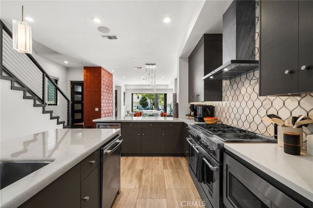 404 10th Street, Huntington Beach, CA 92648
