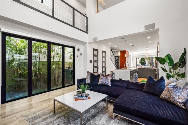 404 10th Street, Huntington Beach, CA 92648