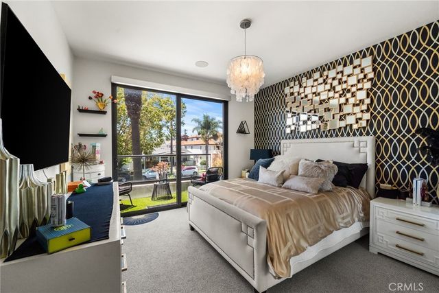 404 10th Street, Huntington Beach, CA 92648