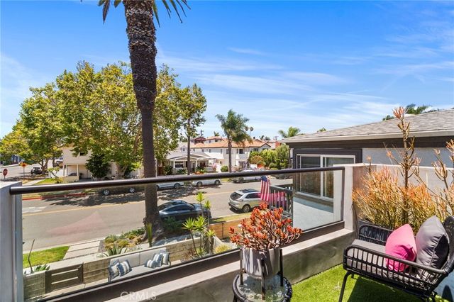 404 10th Street, Huntington Beach, CA 92648