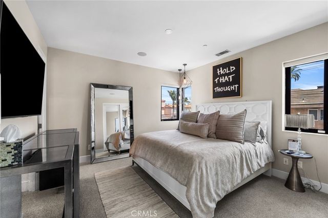 404 10th Street, Huntington Beach, CA 92648
