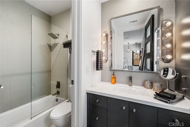 404 10th Street, Huntington Beach, CA 92648