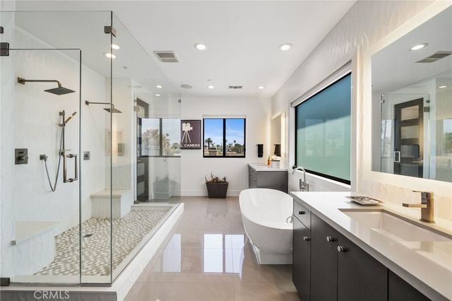 404 10th Street, Huntington Beach, CA 92648