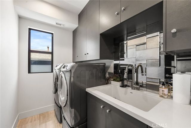 404 10th Street, Huntington Beach, CA 92648