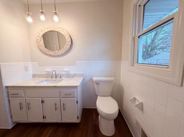 932 Jefferson Avenue, Saint Paul, MN 55102