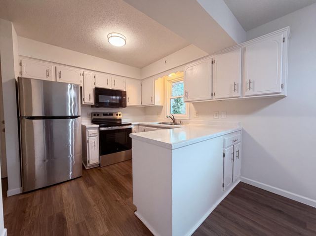 932 Jefferson Avenue, Saint Paul, MN 55102